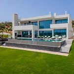 Amendoeiras By Hellovacations Villa