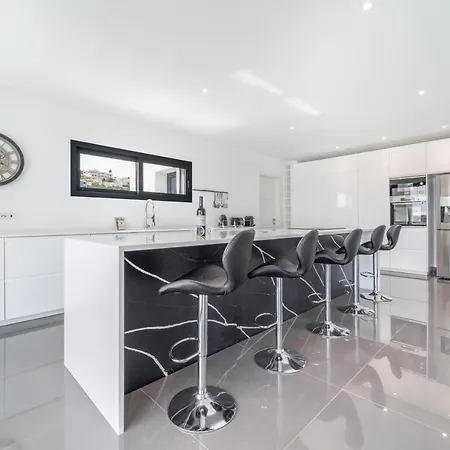 Amendoeiras By Hellovacations ヴィラ