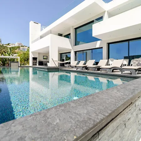 Villa Amendoeiras By Hellovacations *