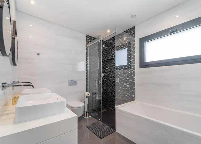 Vila Amendoeiras By Hellovacations