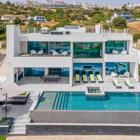 Amendoeiras By Hellovacations Вилла *