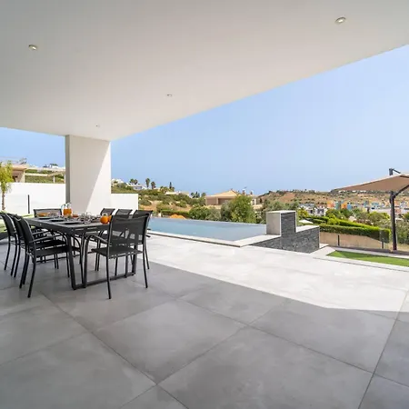 Amendoeiras By Hellovacations Villa